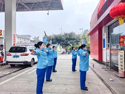 中路能源公司開(kāi)展?fàn)I銷服務(wù)大提升活動(dòng).jpg 中路能源公司開(kāi)展?fàn)I銷服務(wù)大提升活動(dòng).jpg